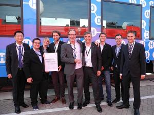 Die Fachgruppe Bahntechnik gewinnt den 1. Platz in der Kategorie Forschung und Wissenschaft der Innovation Challenge der DB AG, Bild von der Innotrans 2016